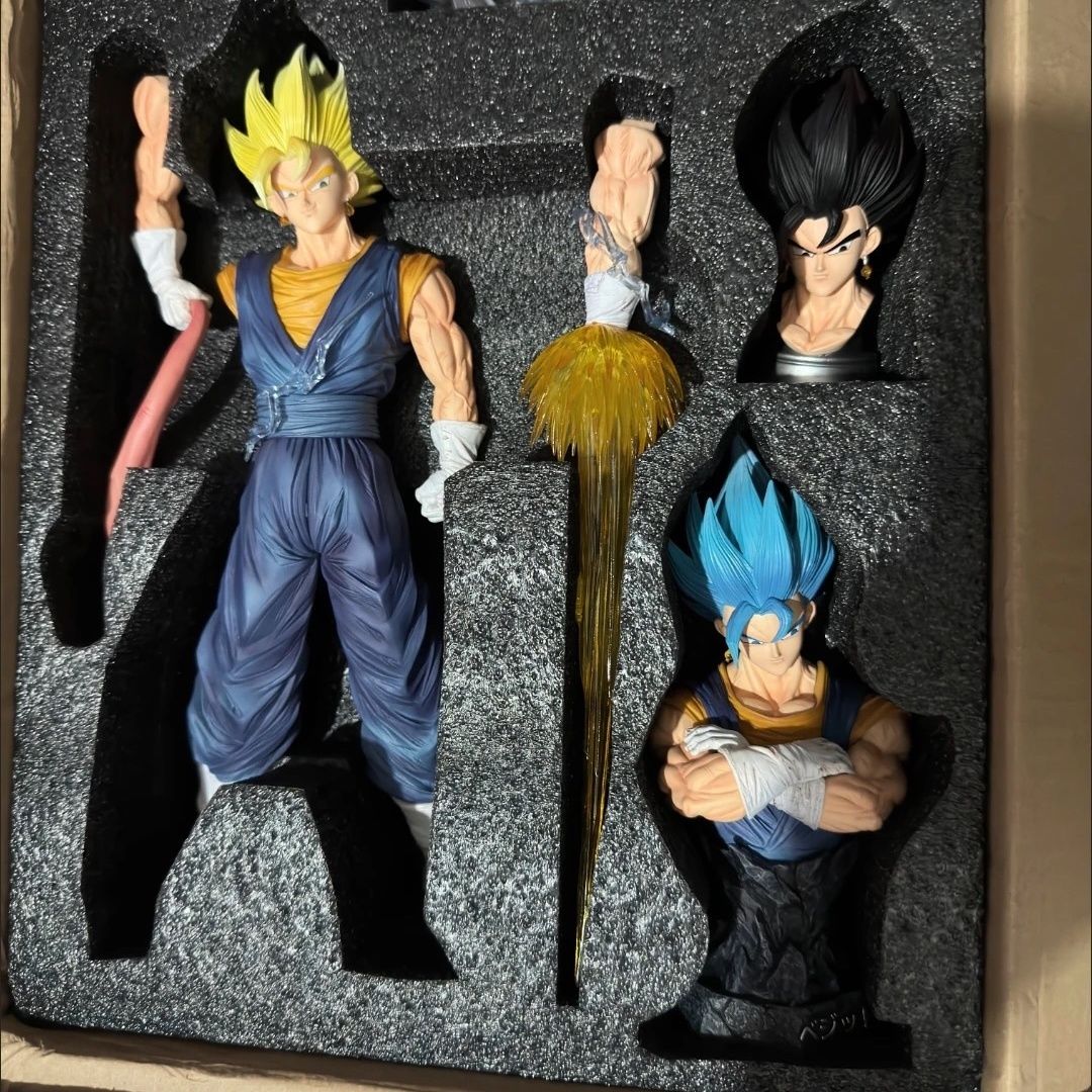 アニメ戦士アクションフィギュアセット交換可能なヘッドパーツP - Cosplay Prop Display のレビューと価格