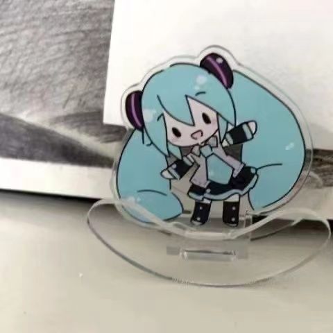 初音ミクのアクリル製揺れおもちゃデコレーション、かわいい漫画 - Cosplay Prop Display のレビューと価格